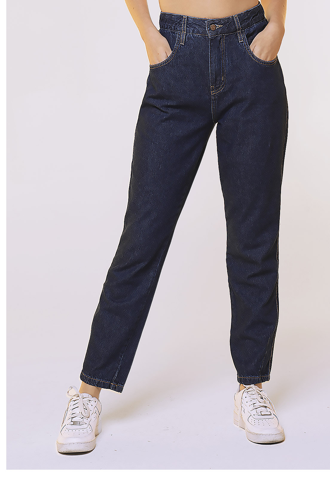 https://sobmoda.com.br/wp-content/uploads/2023/07/calca-jeans-feminina-escura-1-1.jpg
