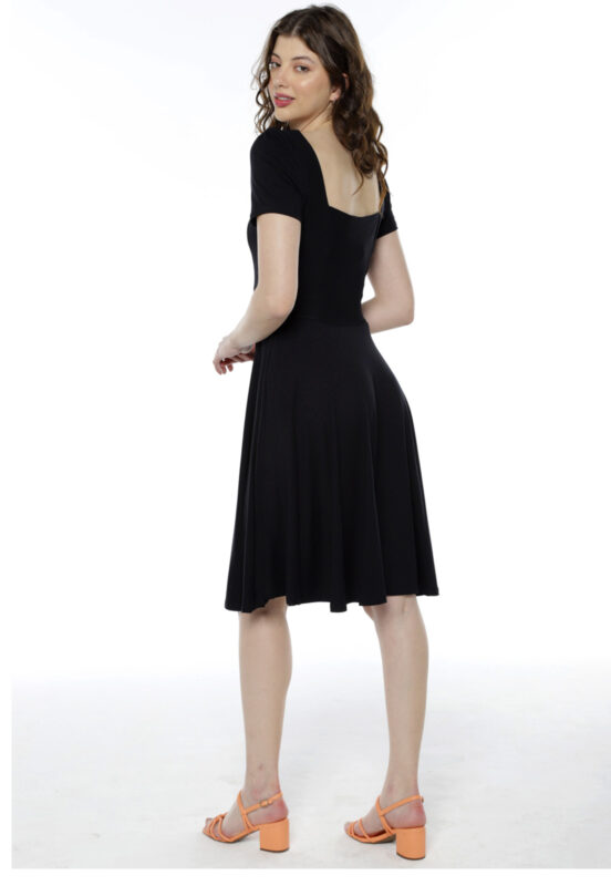 Vestido Preto Midi Decote Quadrado Manga Curta Rodado Sob - Image 5