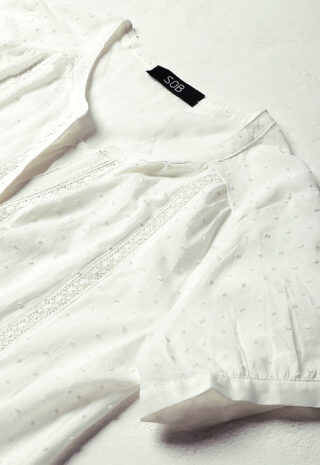 Camisa Branca Feminina Manga Curta Cambraia de Algodão Sob
