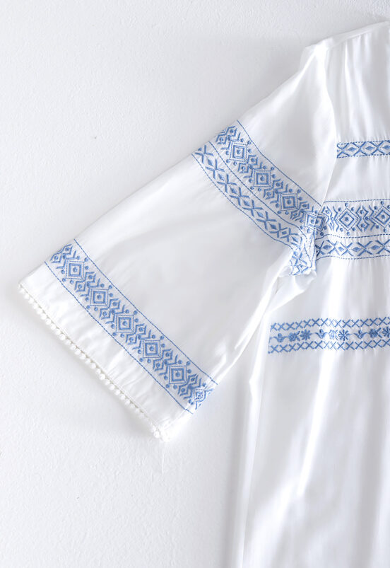 Blusa Branca Feminina em Viscose Manga 3/4 Bordada Sob - Image 8