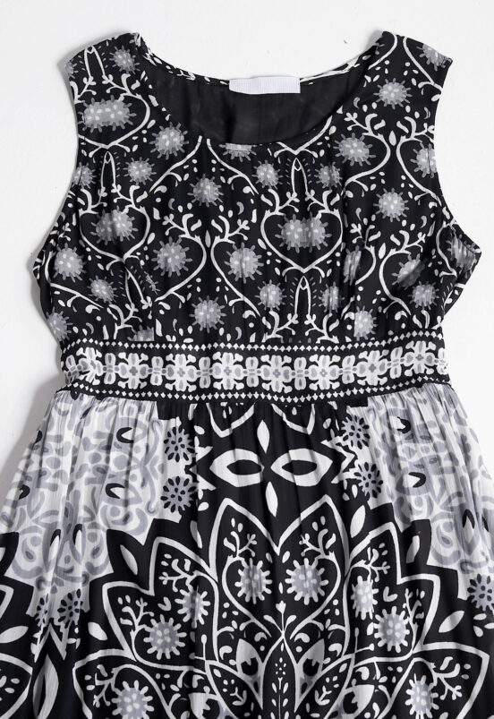 Vestido Longo Preto Estampado Em Algodão com Bolsos Sob - Image 8