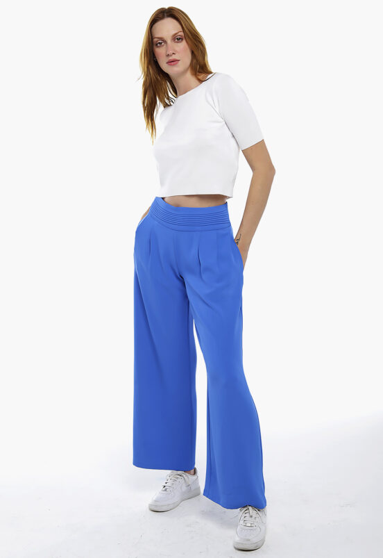 Calça Social Feminina Alfaiataria com Pregas Sob Azul Intenso - Image 5