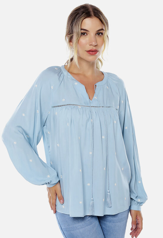 Blusa Boho Azul em Viscose Bordada Flores Sob - Image 3