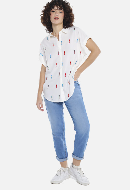 Camisa Branca de Viscose Bordada Manga Curta Sob - Image 3