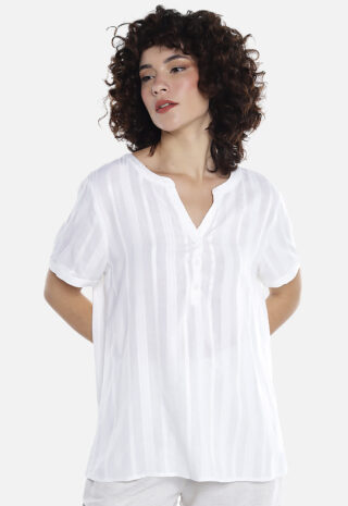 Blusa Branca de Viscose com Linho Manga Curta Sob