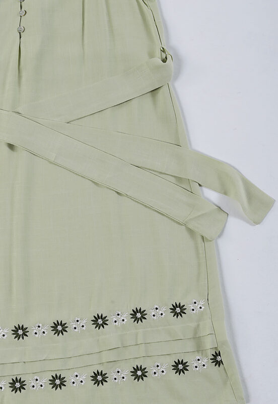 Vestido Verde Claro Gola V com Barra Bordada Forrado Sob - Image 8