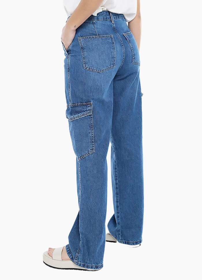 Calça Jeans Reta Feminina com Bolsos Sob - Imagem 4