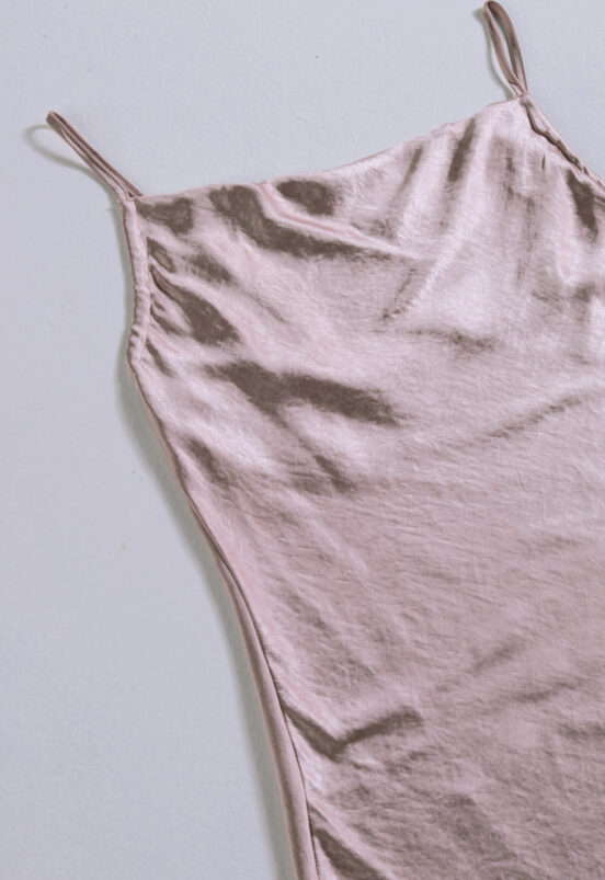 Vestido Midi Cetim Toque de Seda Decote Degagê Rosa  Sob - Image 8