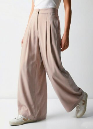 Calça Pantalona Bege Mocca com Pregas Feminina com Bolsos