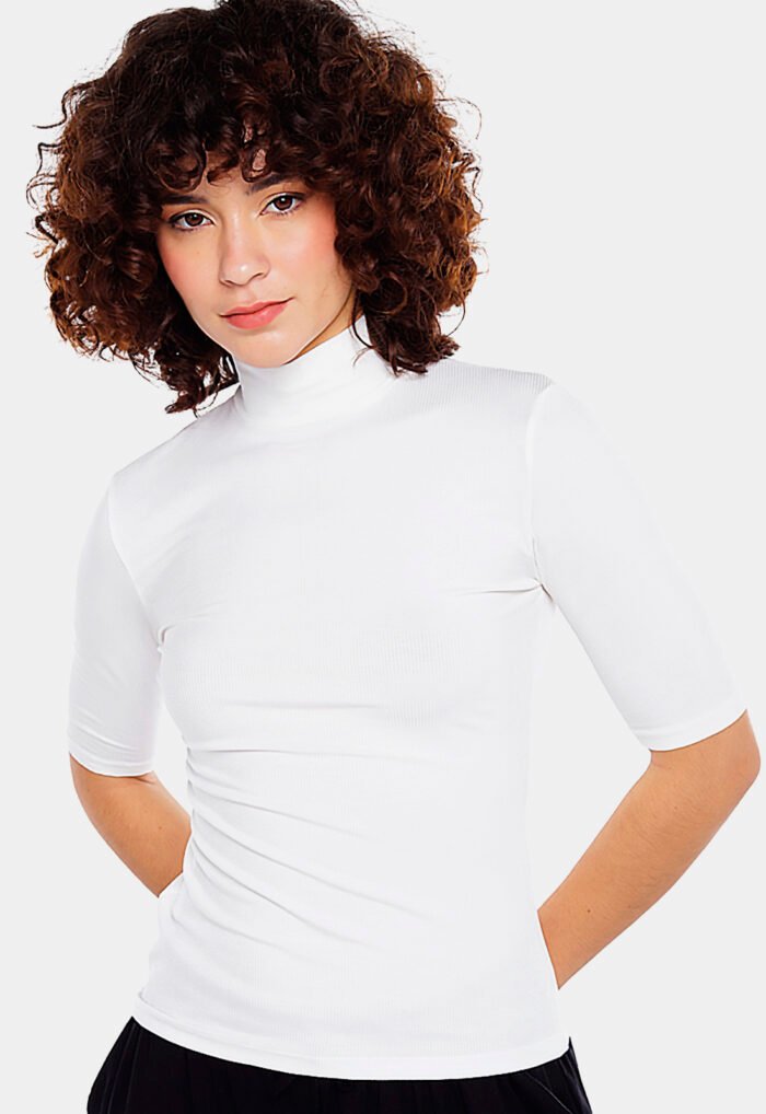 Blusa Branca Viscose Canelada com Mangas Sob - Imagem 3