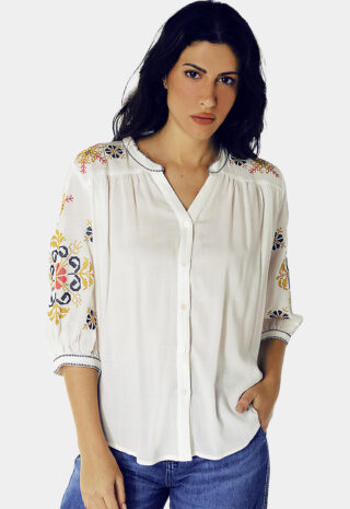 Camisa Off White Boho em Viscose Mangas Bordada Sob