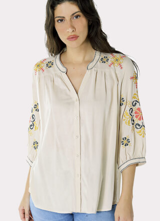 Camisa Areia Boho em Viscose Mangas Bordada Sob