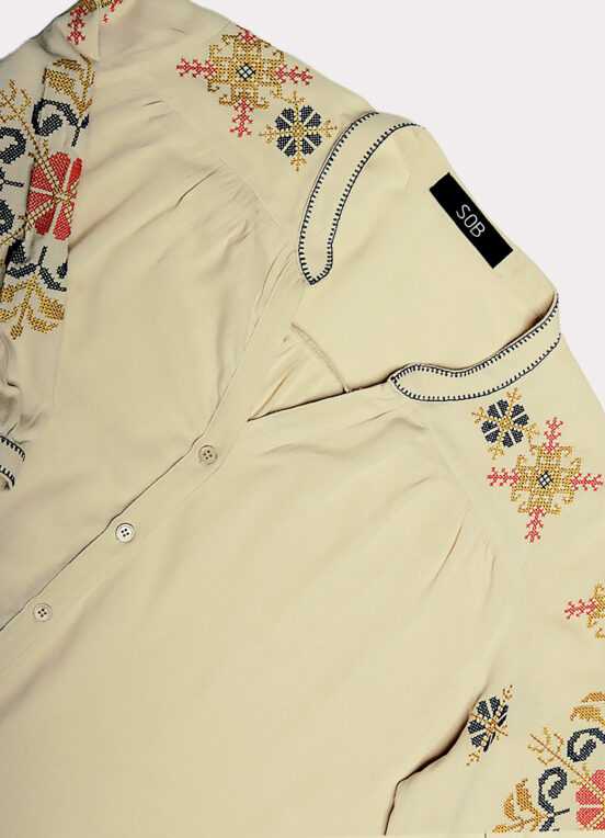 Camisa Areia Boho em Viscose Mangas Bordada Sob - Image 4