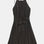 Vestido Midi de Festa Preto Plissado Sob