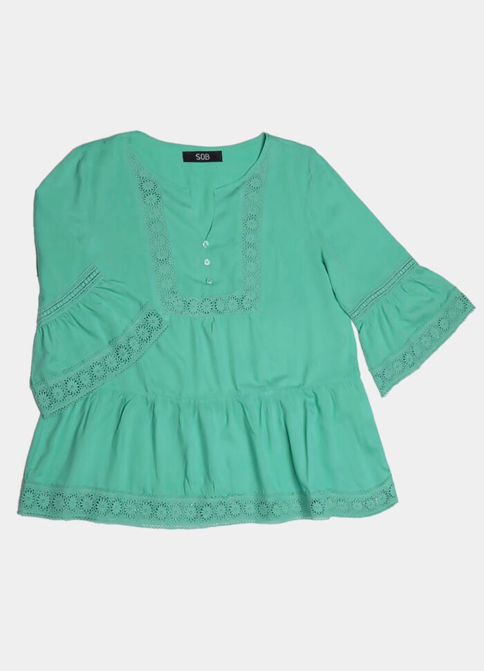 Blusa em Viscose Verde Manga 3/4 com Renda Guipir - Imagem 6