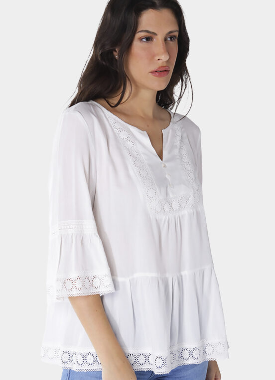 Blusa Branca em Viscose Manga 3/4 com Renda Guipir - Image 3