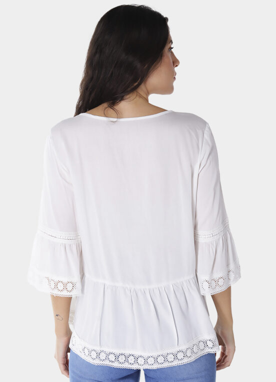 Blusa Branca em Viscose Manga 3/4 com Renda Guipir - Image 5