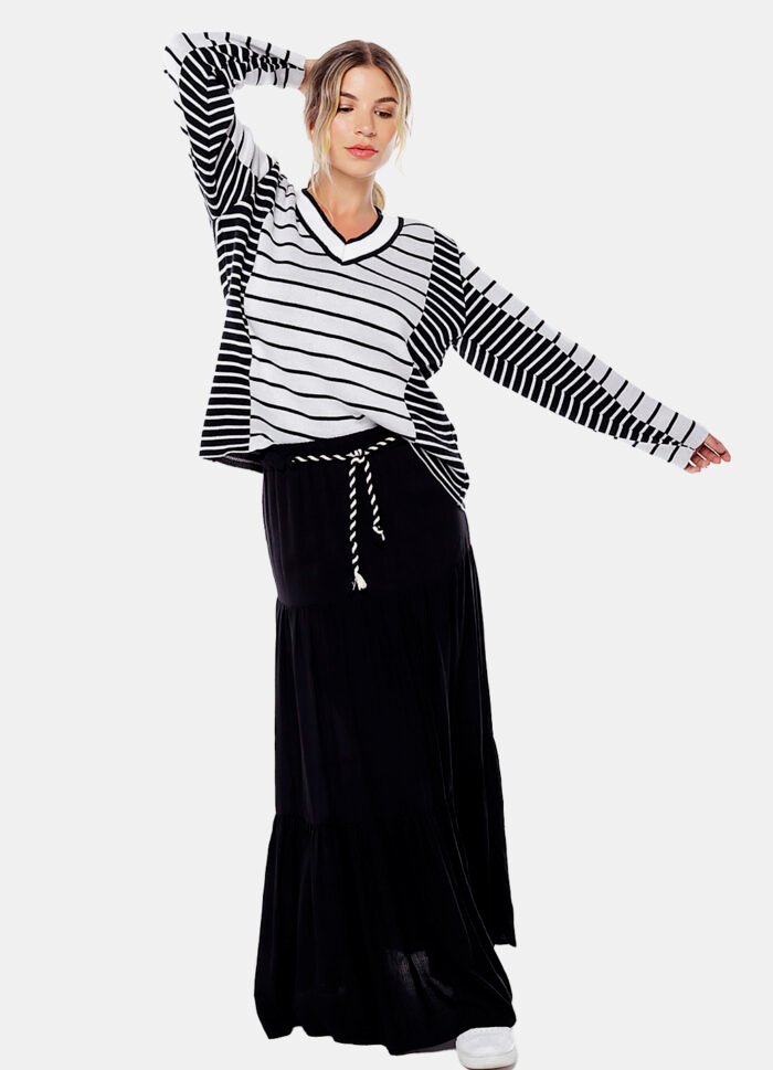 Blusa de tricot Gola V Listrada de Preto e Branco - Imagem 2