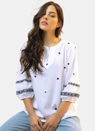 Blusa Branca Bordada Feminina em Viscose Manga 3/4