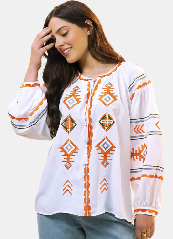 Blusa Branca Boho Bordada em Viscose com Mangas - Image 2