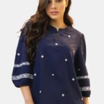 Blusa Feminina Marinho em Viscose Manga 3/4 Bordada Branco