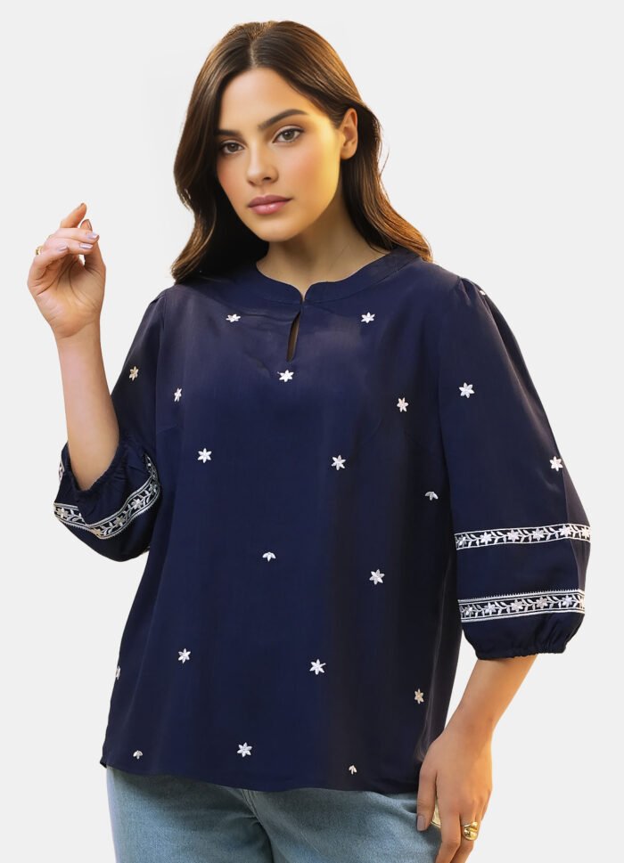 Blusa Feminina Marinho em Viscose Manga 3/4 Bordada Branco - Imagem 5