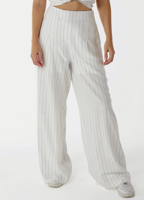 Calça Pantalona de Linho Branca Risca de Giz com Bolsos