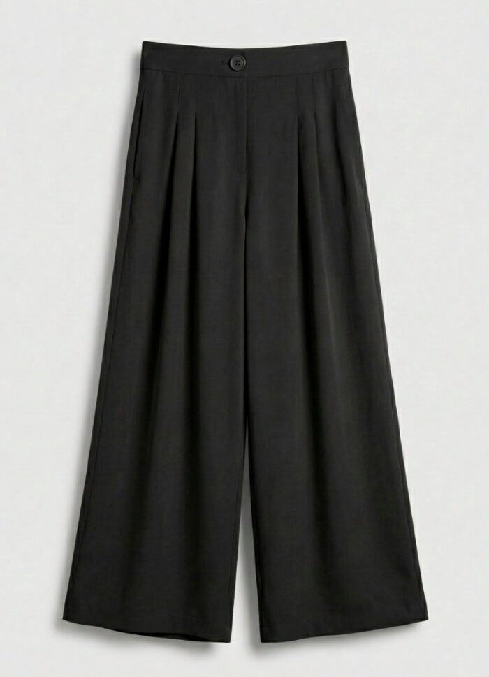 Calça Pantalona Preta em Viscose com Pregas e Bolsos - Imagem 6