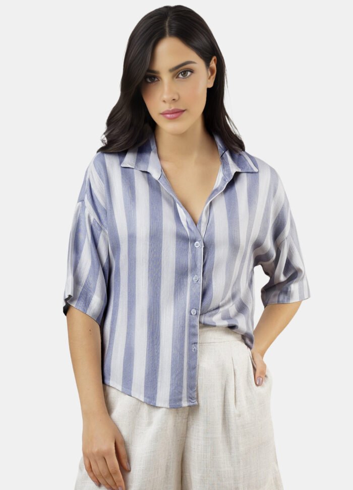 Camisa Feminina Listrada Branca e Azul Viscose Manga Curta - Imagem 6