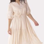 Vestido Midi Bege Nude Bordado com Mangas Forrado