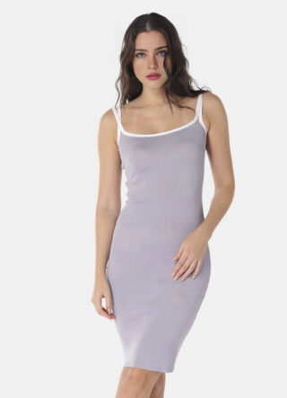 Vestido Midi Canelado em Viscose Cinza com Alças Brancas