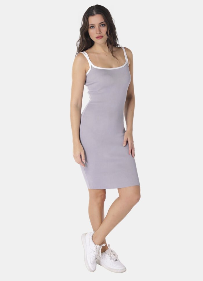 Vestido Midi Canelado em Viscose Cinza com Alças Brancas - Imagem 2