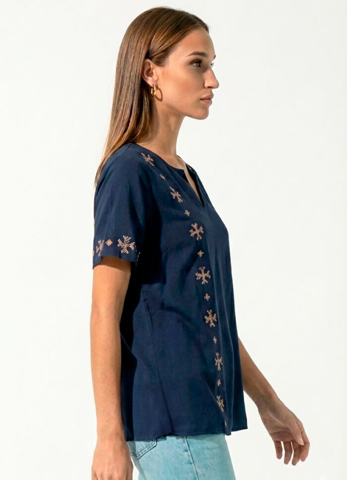 Blusa Marinho Bordada Manga Curta em Viscose Sob - Imagem 5