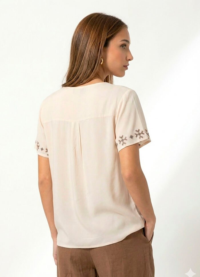 Blusa Bege Bordada Manga Curta em Viscose Sob - Imagem 4