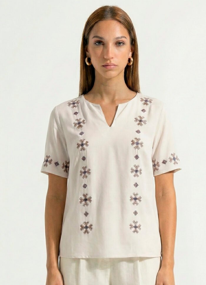 Blusa Branca Bordada Manga Curta em Viscose Sob - Imagem 4