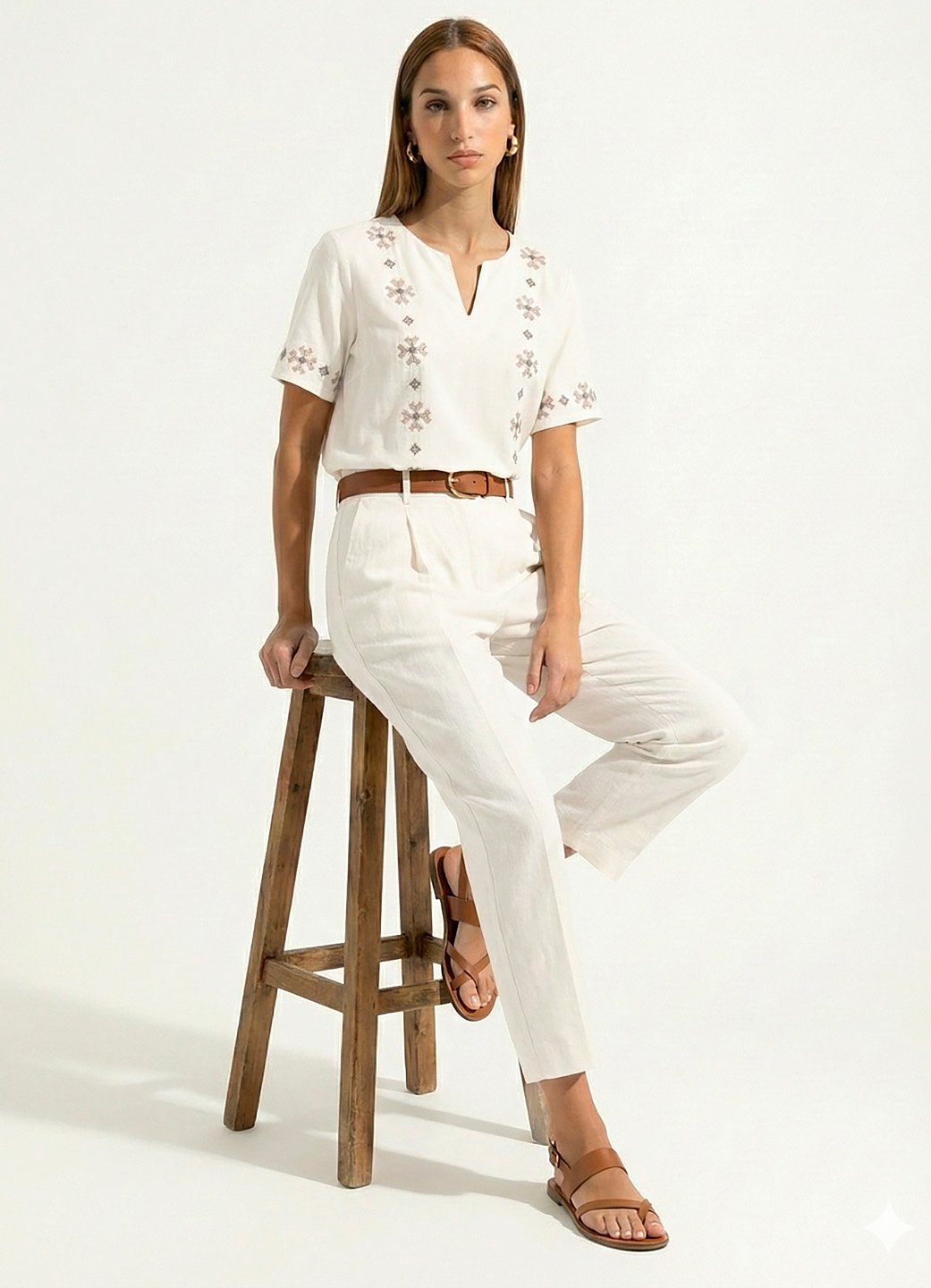 Blusa Branca Bordada Manga Curta em Viscose Sob - Image 7