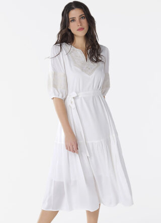 Vestido Branco Midi Bordado Sob com Mangas Forrado