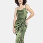 Vestido Midi de Cetim Verde com Bojo e Fenda Sob