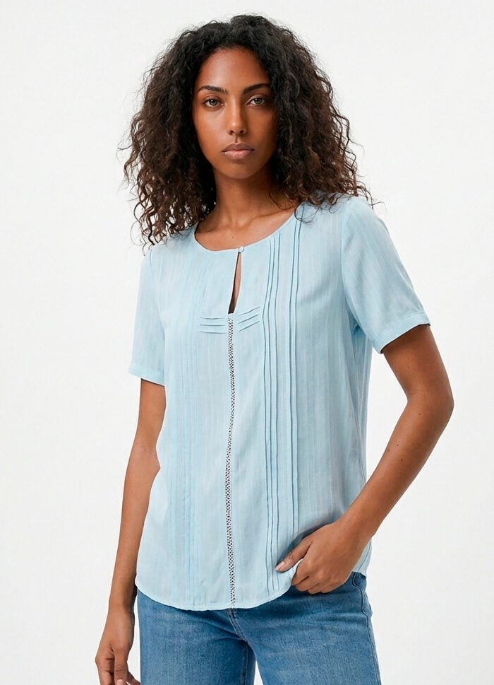 Blusa Azul Claro Manga Curta em Viscose com Linho Sob Pregas - Imagem 2