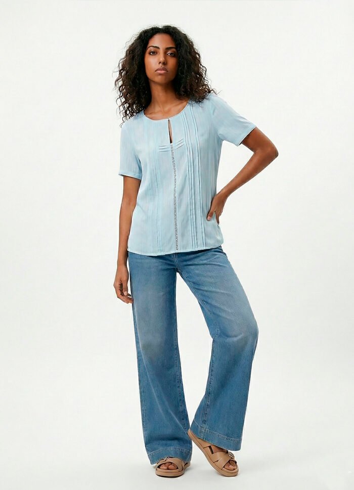 Blusa Azul Claro Manga Curta em Viscose com Linho Sob Pregas - Imagem 4