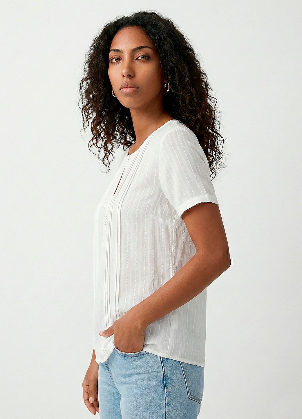 Blusa Branca Manga Curta em Viscose com Linho Sob Pregas - Image 6