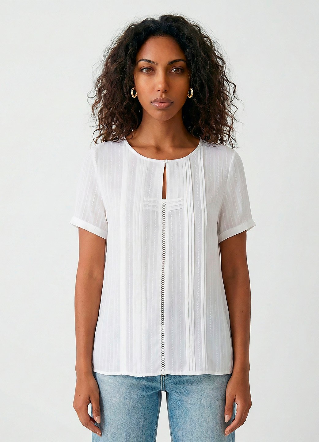 Blusa Branca Manga Curta em Viscose com Linho Sob Pregas - Image 4