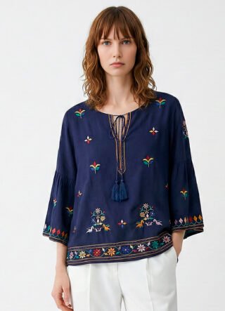 Blusa Marinho em Viscose Manga 3/4 Sob Bordada Colorida