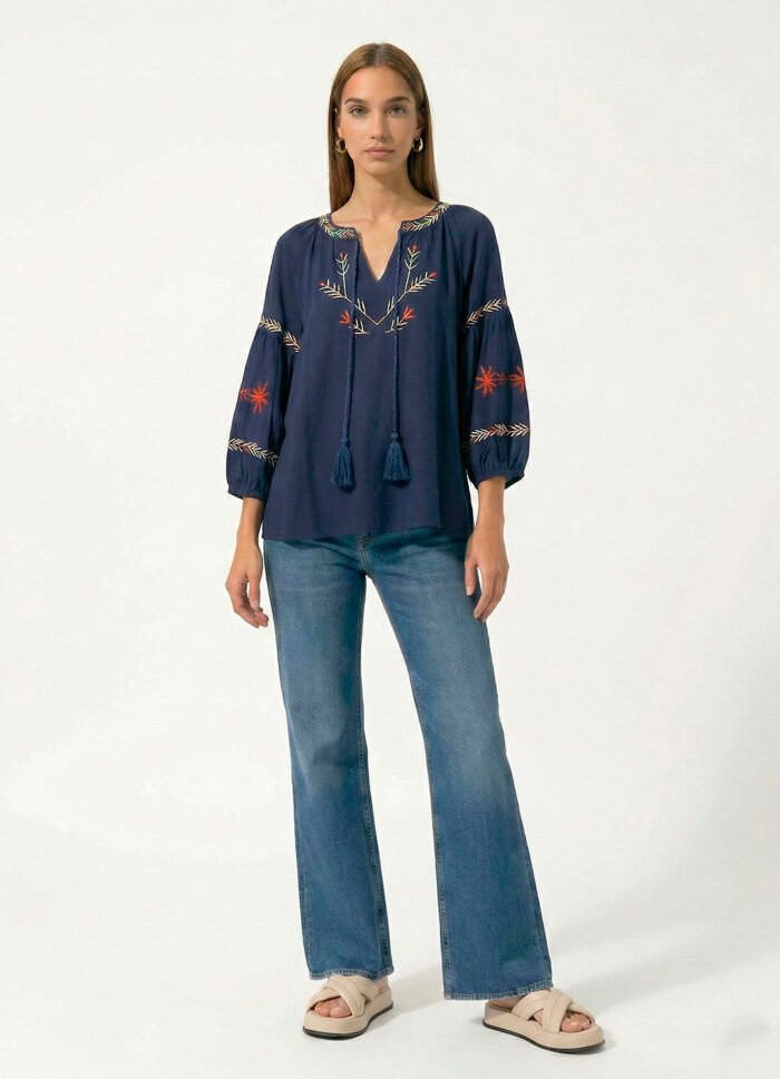 Blusa Marinho Bordada Boho Sob em Viscose Manga 3/4 - Imagem 5