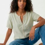 Blusa Verde Claro Bordada Manga Curta em Viscose Sob