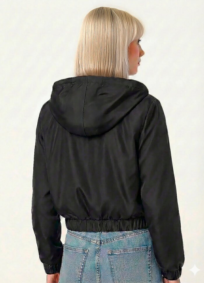 Jaqueta Preta Forrada com Capuz e Bolsos Sob Bomber - Imagem 3