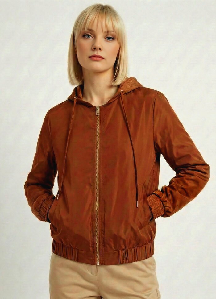 Jaqueta Marrom Forrada com Capuz e Bolsos Sob Bomber - Imagem 5