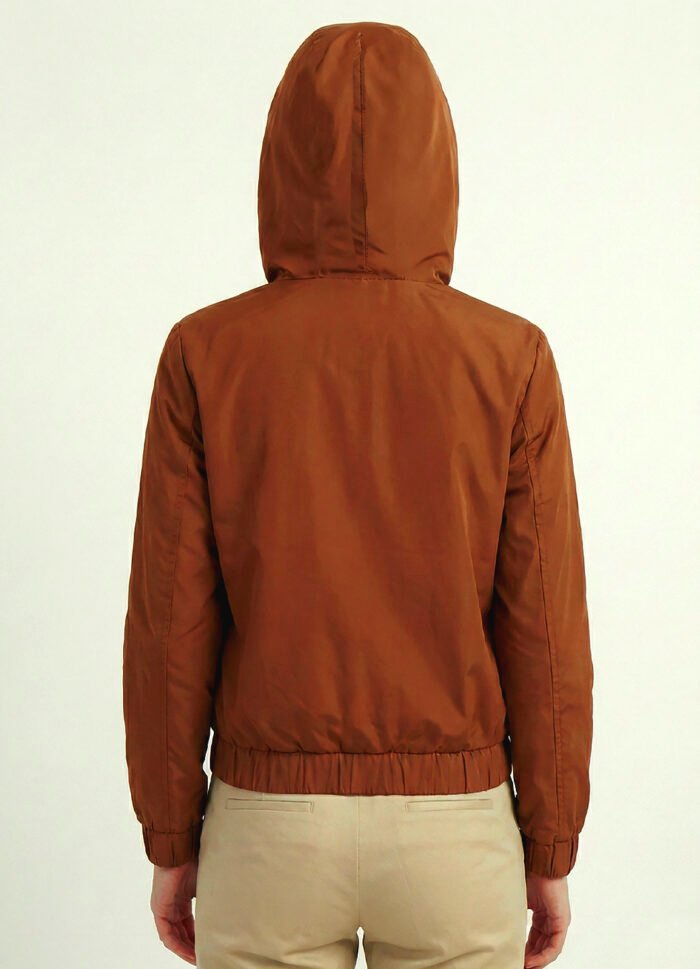 Jaqueta Marrom Forrada com Capuz e Bolsos Sob Bomber - Imagem 6