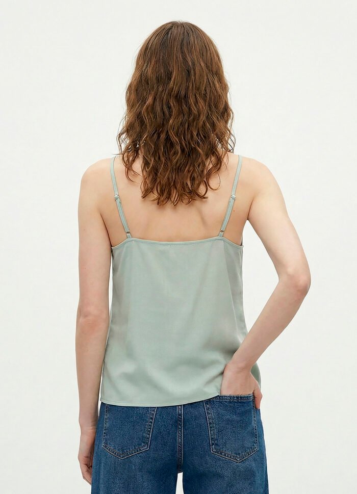 Regata Verde em Viscose com Botões Sob - Imagem 5