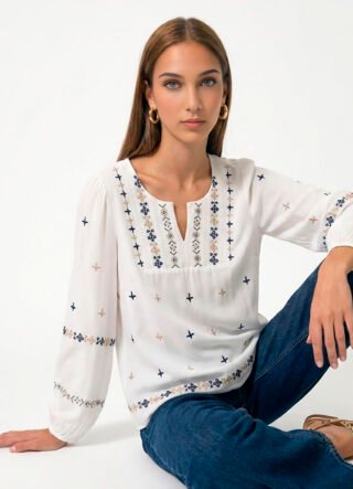 Blusa Branca Boho Bordada em Azul e Bege Viscose Sob